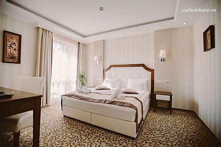 Romantic hotel room in Morahalom