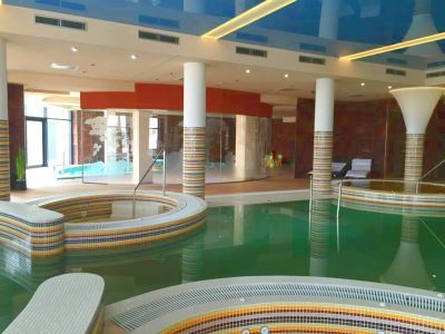 4* Borostyan Med Spa Hotel, thermal hotel in Nyíradony