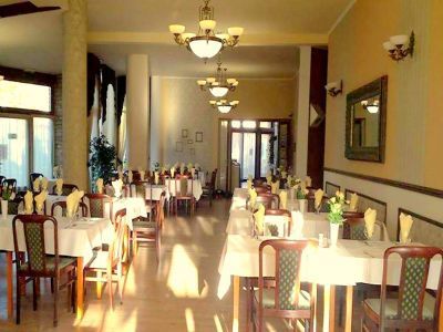 Aqua Hotel Kistelek - restaurant with traditional Hungarian cuisine